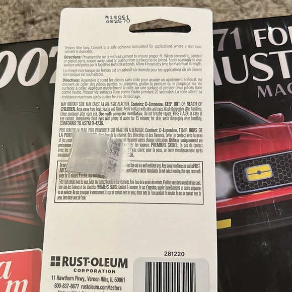 New in sealed box ford mustang model car kit with glue - Picture 7 of 7